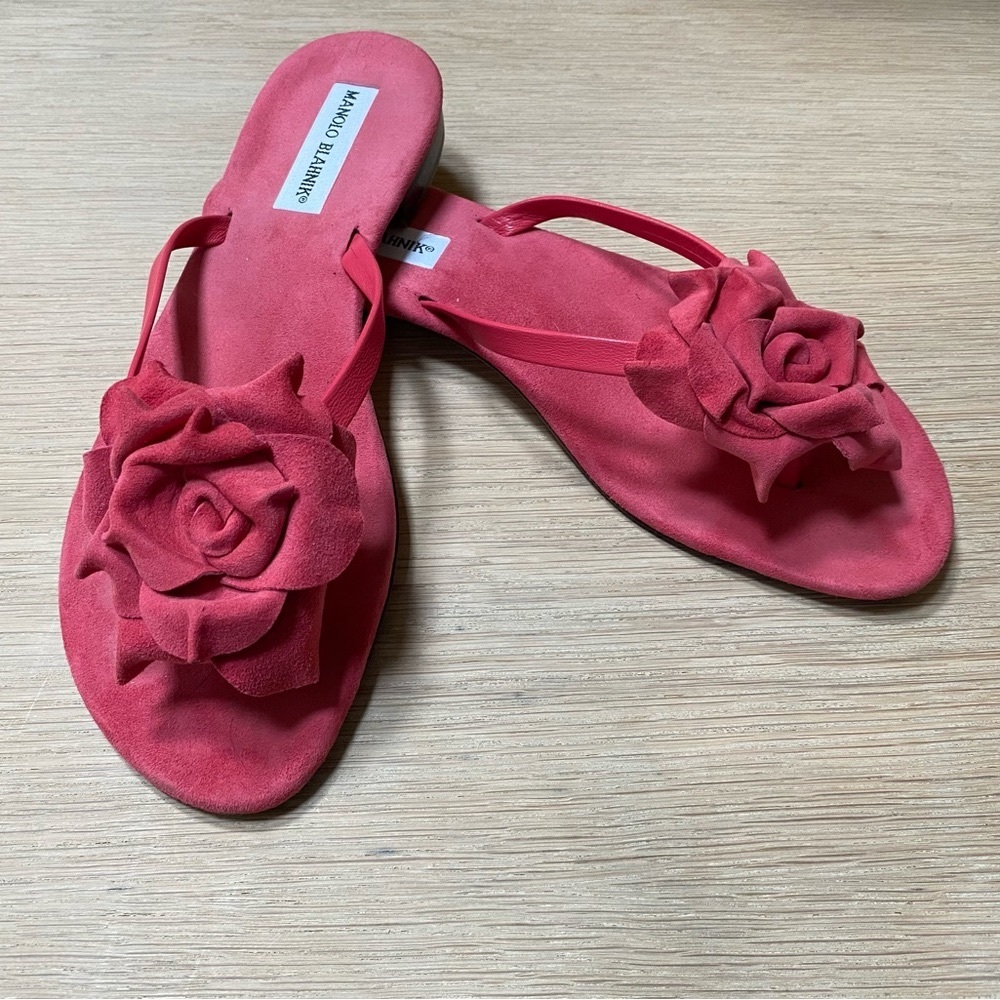 MANOLO BLAHNIK Vintage Pink Suede Flower Thong Sandal 10/40